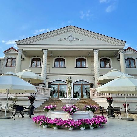 Hotel Palac Akropol Люблин Екстериор снимка