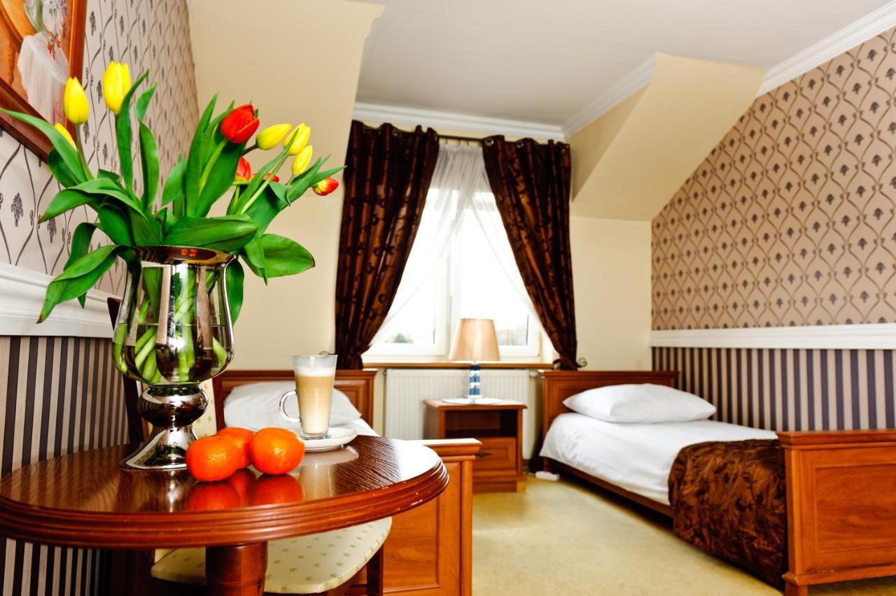Hotel Palac Akropol Люблин Екстериор снимка