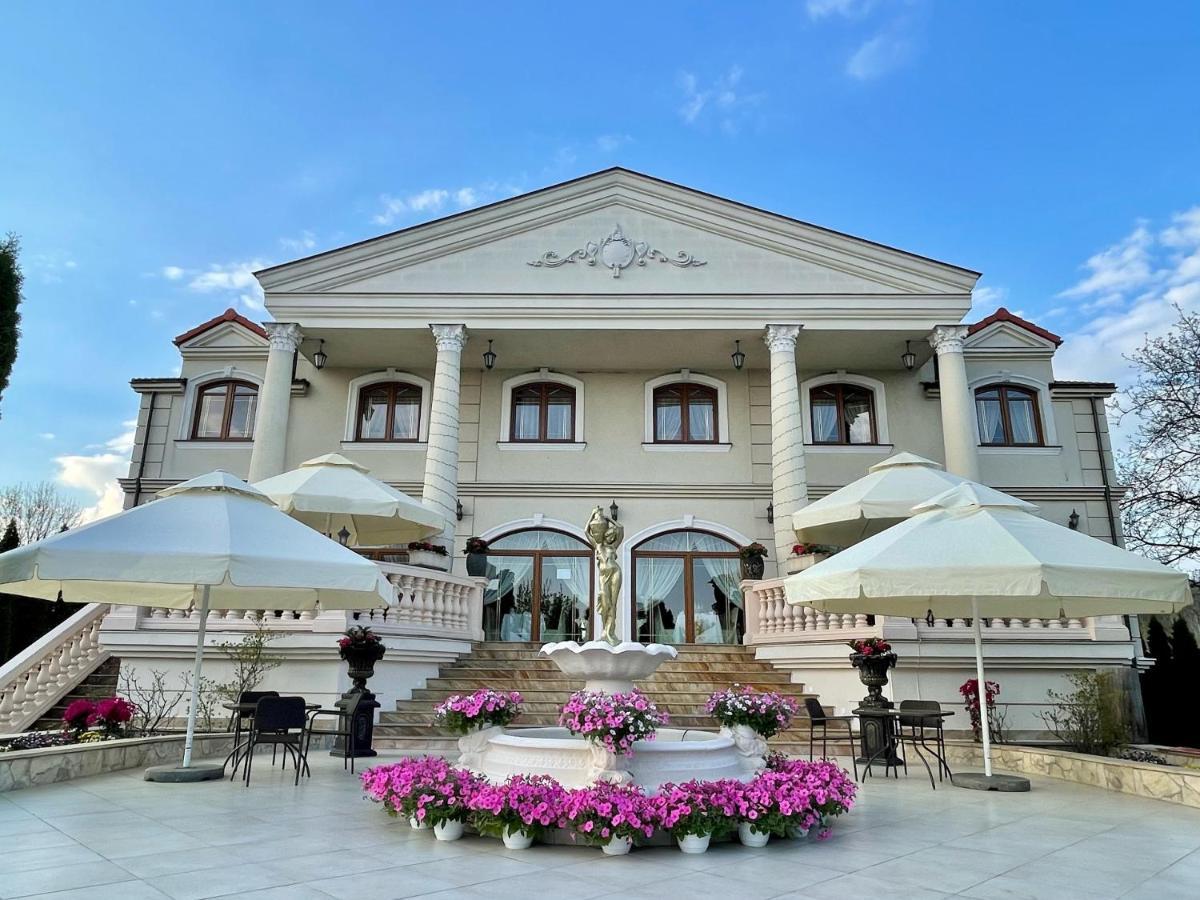 Hotel Palac Akropol Люблин Екстериор снимка
