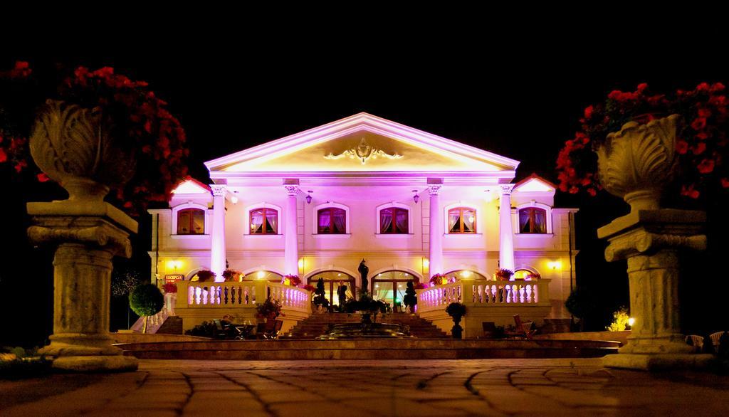 Hotel Palac Akropol Люблин Екстериор снимка