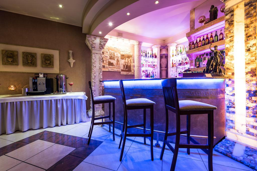 Hotel Palac Akropol Люблин Екстериор снимка