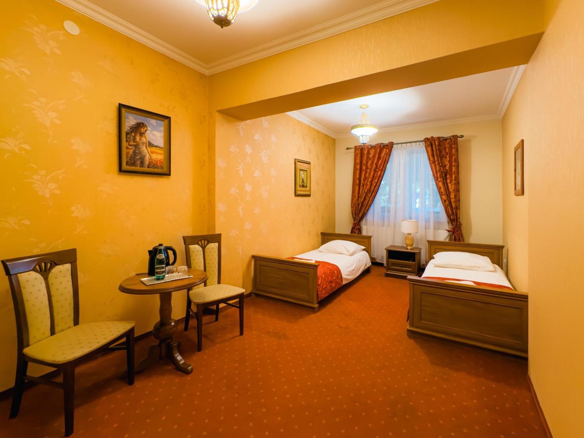 Hotel Palac Akropol Люблин Екстериор снимка