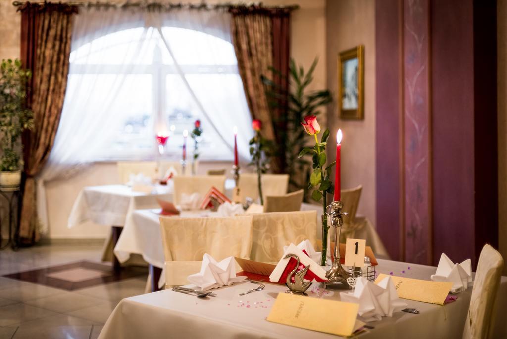 Hotel Palac Akropol Люблин Екстериор снимка