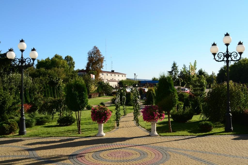 Hotel Palac Akropol Люблин Екстериор снимка