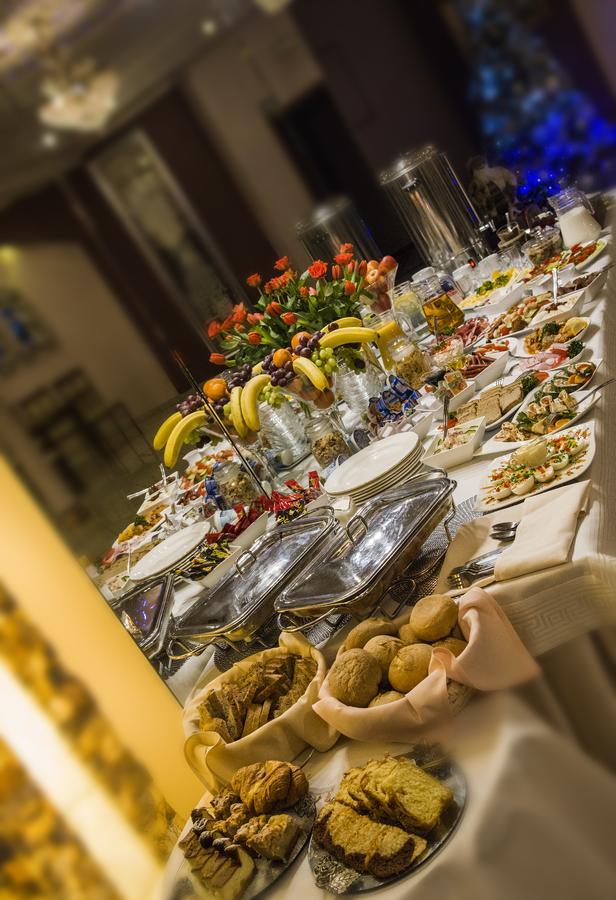 Hotel Palac Akropol Люблин Екстериор снимка